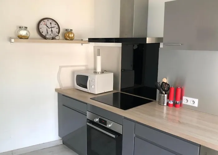 Bel Proche Chateau Laurens *